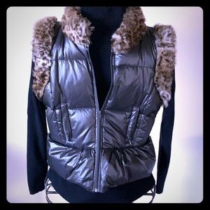 💕BeBe puffer vest with leopard print faux fur